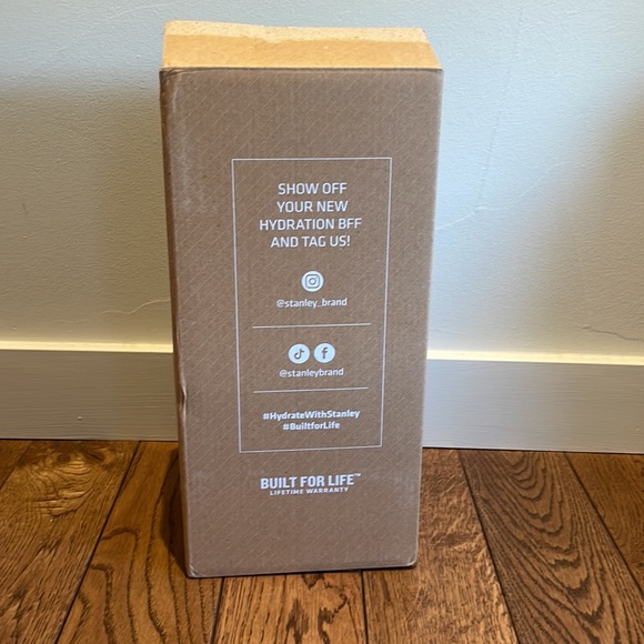 Stanley Adventure Quencher 40oz - Picture 4 of 4